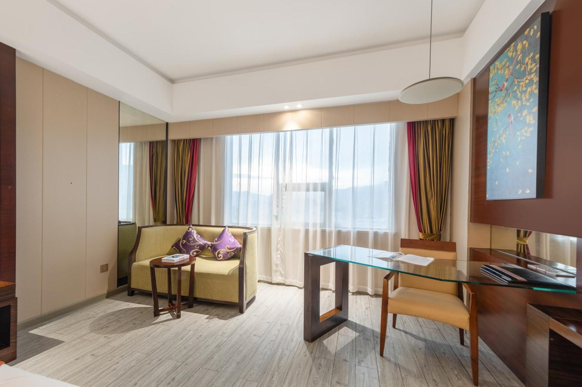 King Royal Hotel Yunfu Exteriér fotografie
